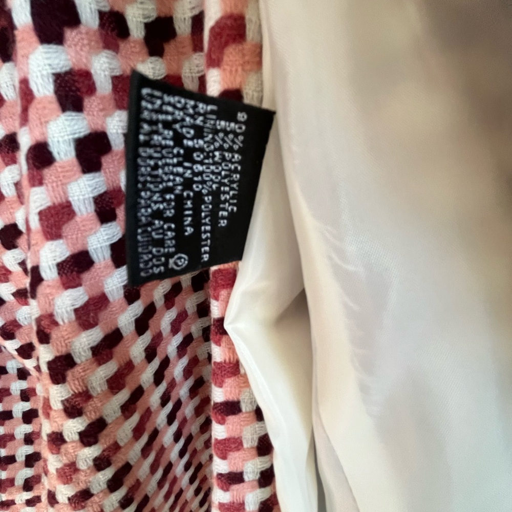 Kasper Red and White suit - Picture 6 of 8